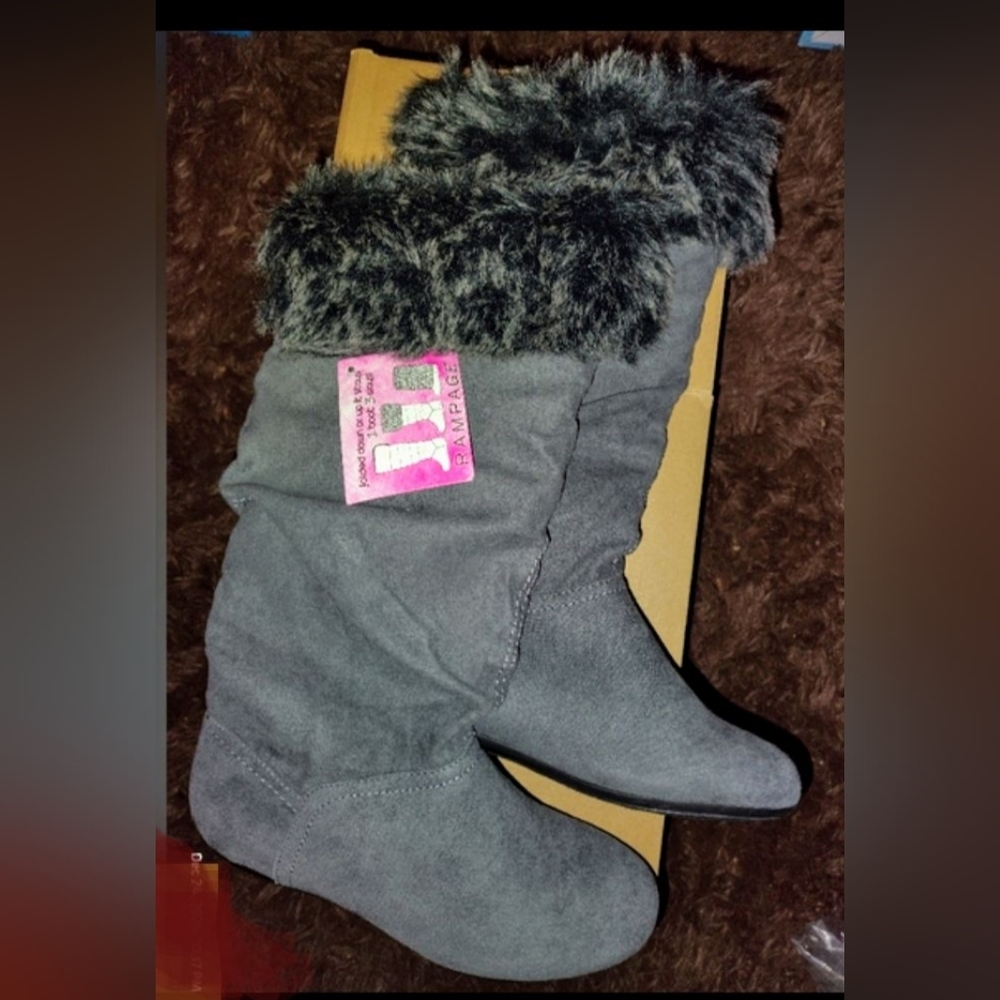 Girl's or Women's Boots - size 6 - Picture 2 of 3